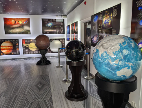 Handmade vs. Mass-Produced: Why Artisanal Large World Globes Are Worth the Investment